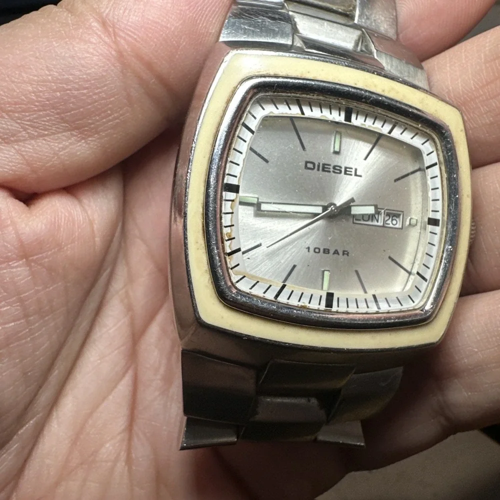 VTG Diesel Mens 10 Bar Watch Quartz  DZ-4063 Heavy Steel 40mm Fit 7in FOR REPAIR